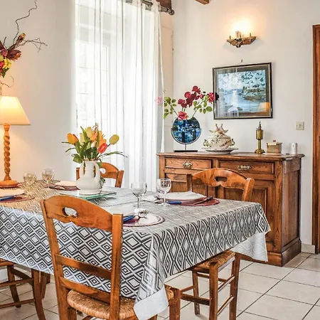2 Bedroom Gorgeous In Holiday home