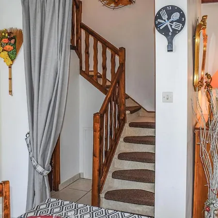 2 Bedroom Gorgeous In Holiday home *